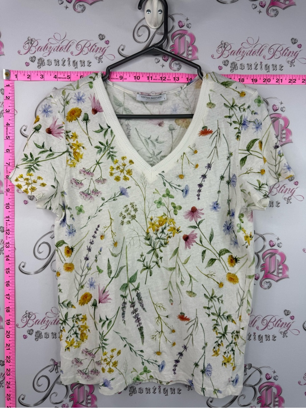 Cotton brother T-shirt tee flowers  White Floral V-Neck Tee